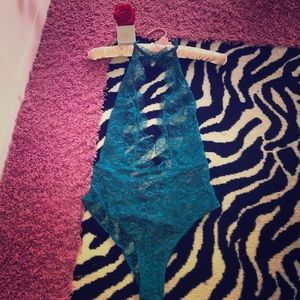 VICTORIA SECRET LINGERIE (slip on)